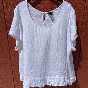 White Shirt with Frilly Hem size 3 from Torrid